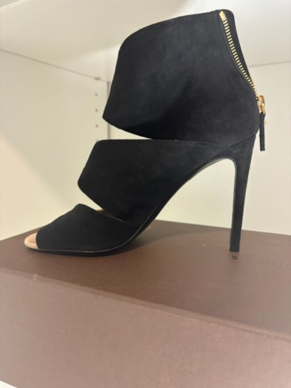 Louis Vuitton Shoe - Suede bootie Sandals